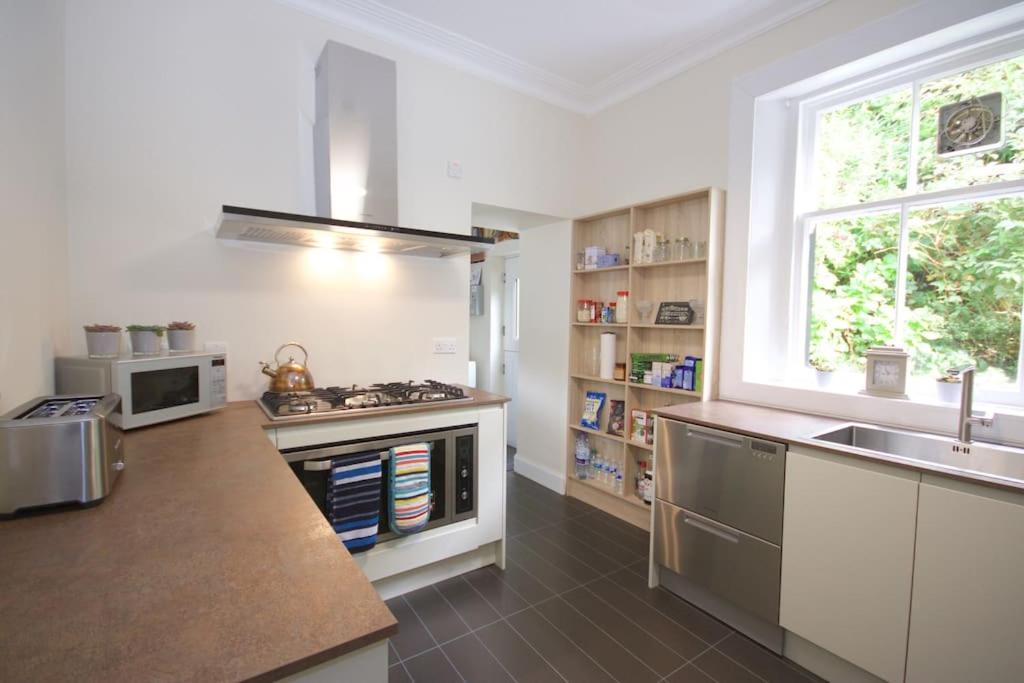 Rossmay House - 4 Bedroom Scottish Villa With Waterfront / Mountain Views Arrochar Esterno foto