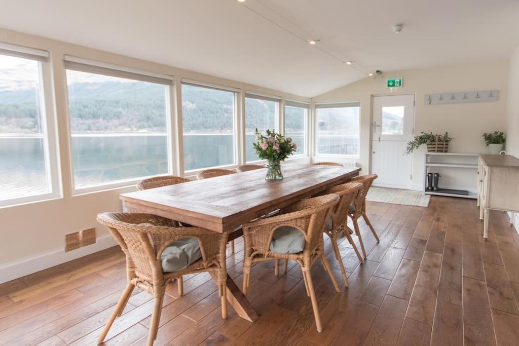 Rossmay House - 4 Bedroom Scottish Villa With Waterfront / Mountain Views Arrochar Esterno foto