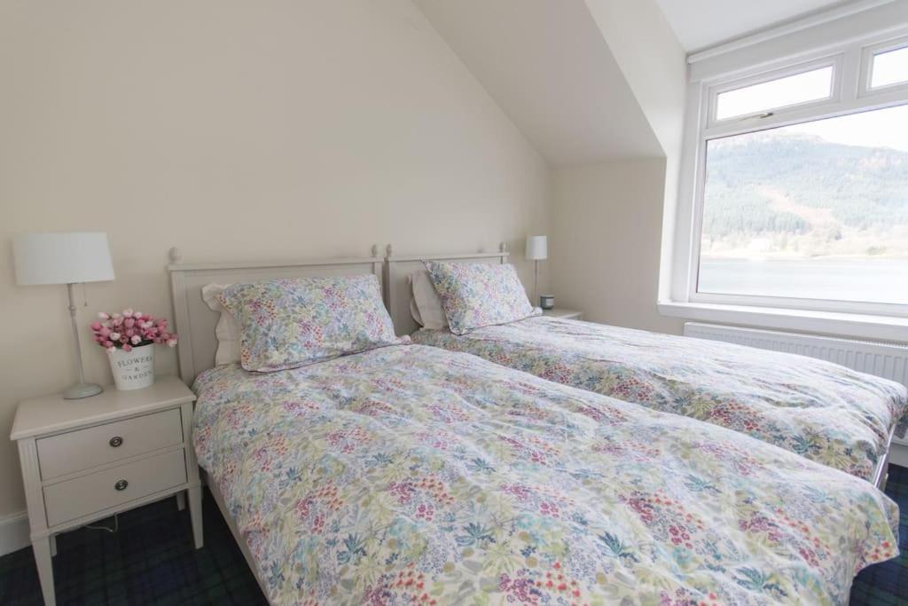 Rossmay House - 4 Bedroom Scottish Villa With Waterfront / Mountain Views Arrochar Esterno foto