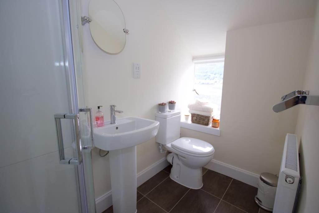 Rossmay House - 4 Bedroom Scottish Villa With Waterfront / Mountain Views Arrochar Esterno foto