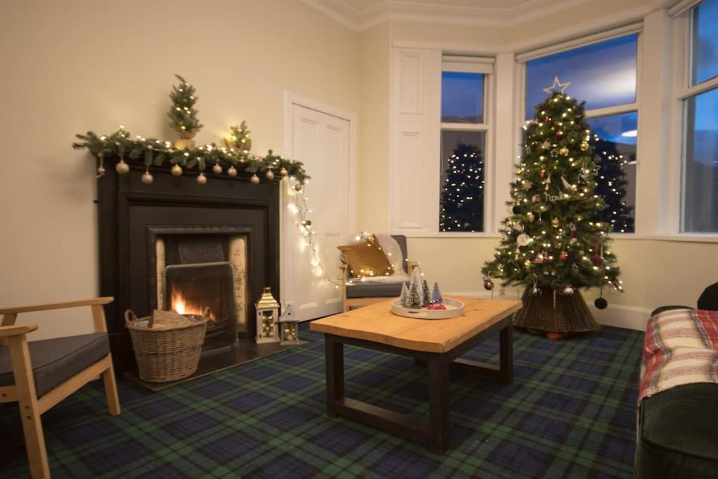 Rossmay House - 4 Bedroom Scottish Villa With Waterfront / Mountain Views Arrochar Esterno foto