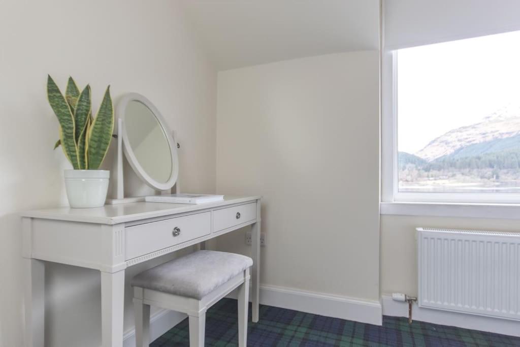 Rossmay House - 4 Bedroom Scottish Villa With Waterfront / Mountain Views Arrochar Esterno foto