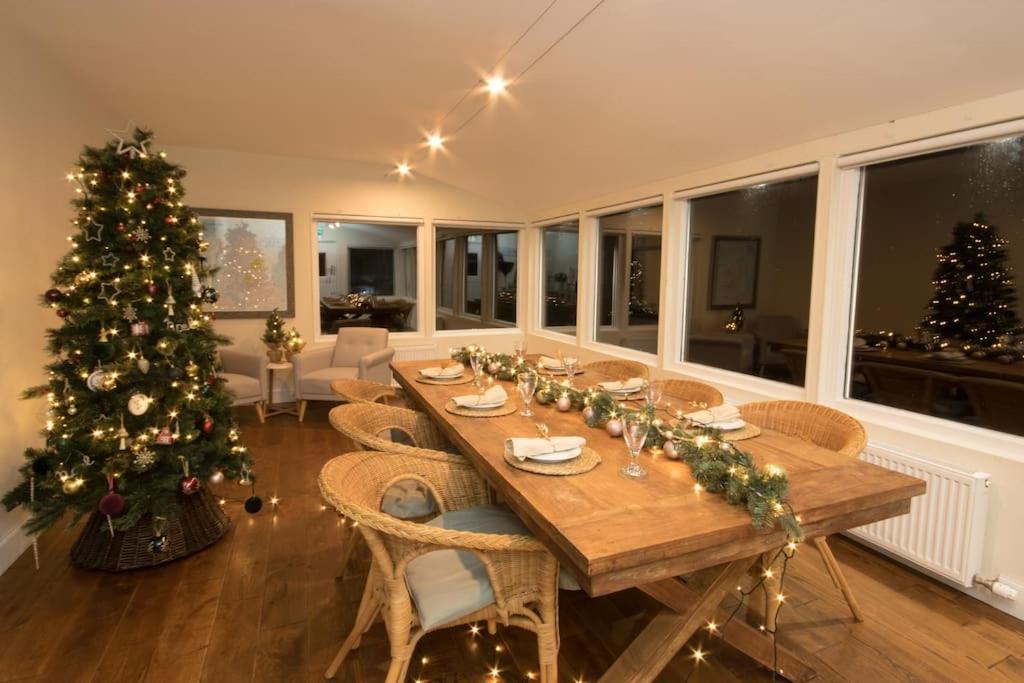 Rossmay House - 4 Bedroom Scottish Villa With Waterfront / Mountain Views Arrochar Esterno foto