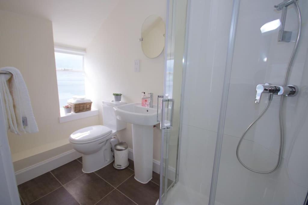Rossmay House - 4 Bedroom Scottish Villa With Waterfront / Mountain Views Arrochar Esterno foto