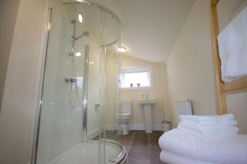 Rossmay House - 4 Bedroom Scottish Villa With Waterfront / Mountain Views Arrochar Esterno foto